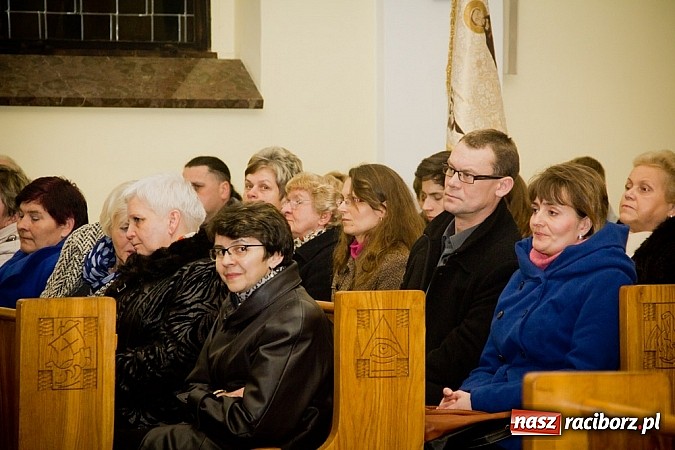 Zdjęcie w galerii na portalu naszraciborz.pl: Na Płoni kolędowali z Orkiestrą Plania wiadomości z regionu