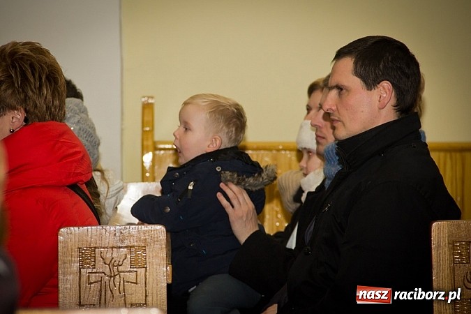 Zdjęcie w galerii na portalu naszraciborz.pl: Na Płoni kolędowali z Orkiestrą Plania wiadomości z regionu