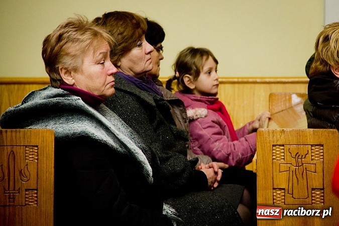 Zdjęcie w galerii na portalu naszraciborz.pl: Na Płoni kolędowali z Orkiestrą Plania wiadomości z regionu