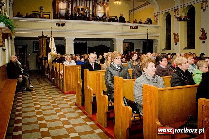 Zdjęcie w galerii na portalu naszraciborz.pl: Na Płoni kolędowali z Orkiestrą Plania wiadomości z regionu
