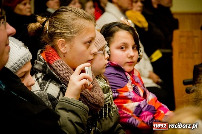 Zdjęcie w galerii na portalu naszraciborz.pl: Na Płoni kolędowali z Orkiestrą Plania wiadomości z regionu