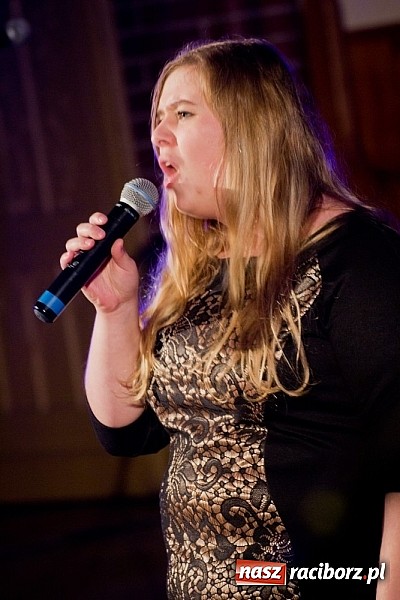 Zdjęcie w galerii na portalu naszraciborz.pl: Kolędy i pastorałki Elżbiety i Andrzeja Biskupów zabrzmiały na Starej Wsi wiadomości z regionu