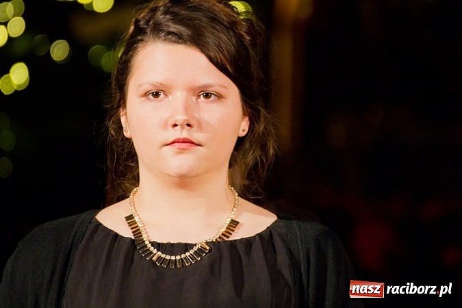 Zdjęcie w galerii na portalu naszraciborz.pl: Kolędy i pastorałki Elżbiety i Andrzeja Biskupów zabrzmiały na Starej Wsi wiadomości z regionu