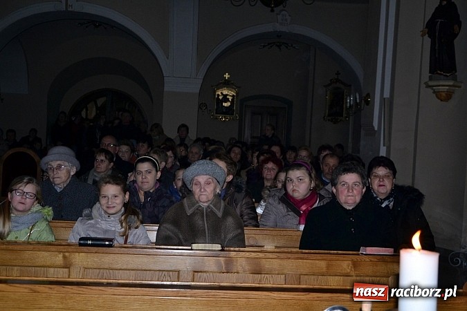 Zdjęcie w galerii na portalu naszraciborz.pl: Śpiewajmy i radujmy się. Jasełka w Krzyżanowicach wiadomości z regionu