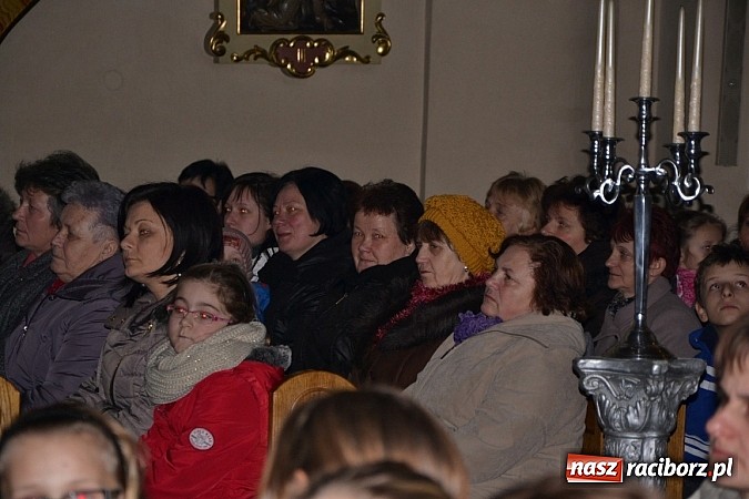 Zdjęcie w galerii na portalu naszraciborz.pl: Śpiewajmy i radujmy się. Jasełka w Krzyżanowicach wiadomości z regionu
