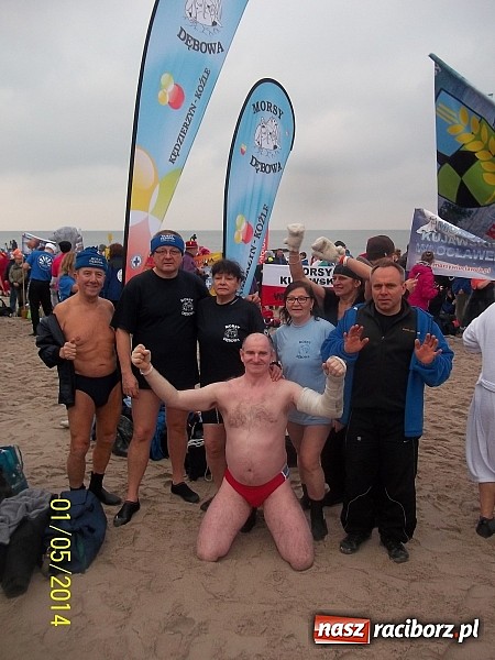 Zdjęcie w galerii na portalu naszraciborz.pl: Morsy z Raciborza przy biciu rekordu Guinnessa wiadomości z regionu