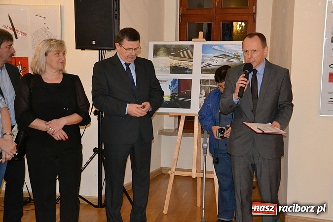 Zdjęcie w galerii na portalu naszraciborz.pl: Wernisaż prac uczni&oacute;w Zespołu Szk&oacute;ł Ekonomicznych na Zamku wiadomości z regionu