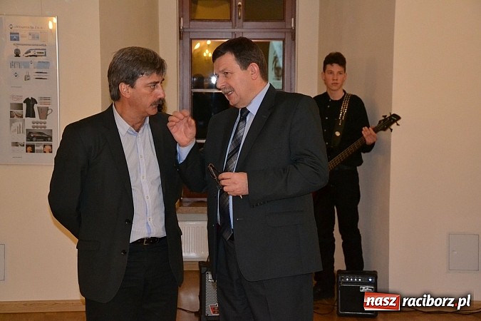 Zdjęcie w galerii na portalu naszraciborz.pl: Wernisaż prac uczni&oacute;w Zespołu Szk&oacute;ł Ekonomicznych na Zamku wiadomości z regionu