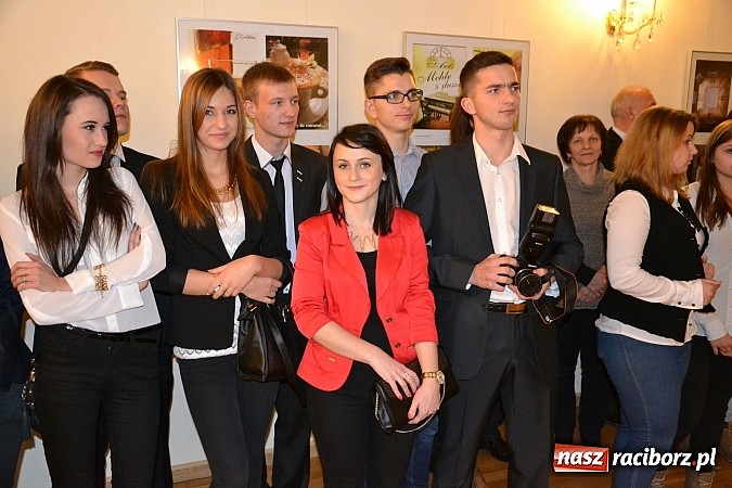 Zdjęcie w galerii na portalu naszraciborz.pl: Wernisaż prac uczni&oacute;w Zespołu Szk&oacute;ł Ekonomicznych na Zamku wiadomości z regionu