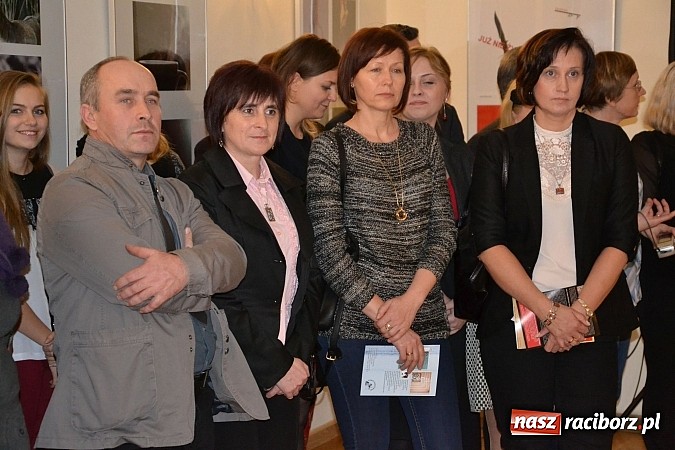 Zdjęcie w galerii na portalu naszraciborz.pl: Wernisaż prac uczni&oacute;w Zespołu Szk&oacute;ł Ekonomicznych na Zamku wiadomości z regionu
