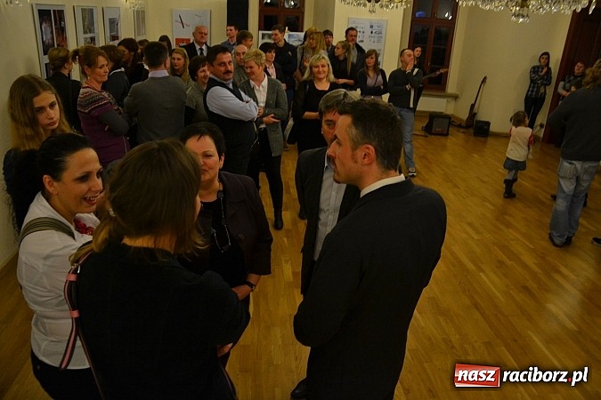 Zdjęcie w galerii na portalu naszraciborz.pl: Wernisaż prac uczni&oacute;w Zespołu Szk&oacute;ł Ekonomicznych na Zamku wiadomości z regionu