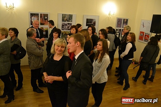 Zdjęcie w galerii na portalu naszraciborz.pl: Wernisaż prac uczni&oacute;w Zespołu Szk&oacute;ł Ekonomicznych na Zamku wiadomości z regionu
