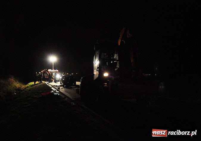 Zdjęcie w galerii na portalu naszraciborz.pl: Podwójna kraksa na drodze Racibórz-Babice wiadomości z regionu