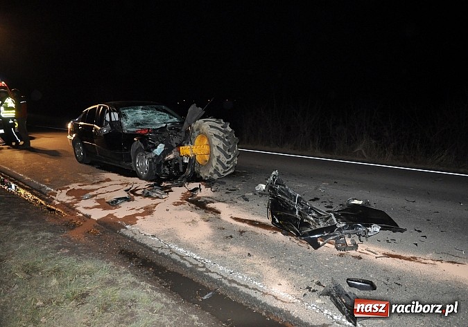 Zdjęcie w galerii na portalu naszraciborz.pl: Podwójna kraksa na drodze Racibórz-Babice wiadomości z regionu