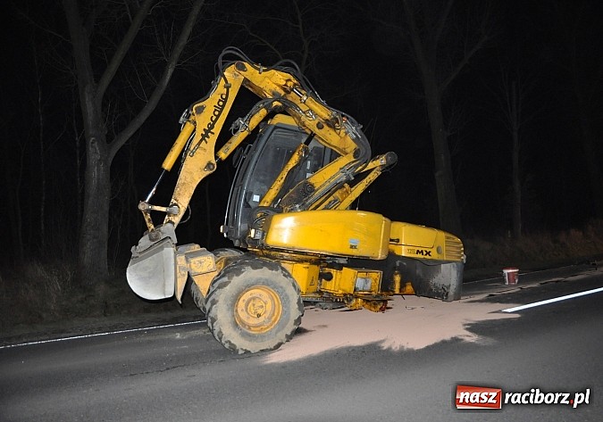 Zdjęcie w galerii na portalu naszraciborz.pl: Podwójna kraksa na drodze Racibórz-Babice wiadomości z regionu