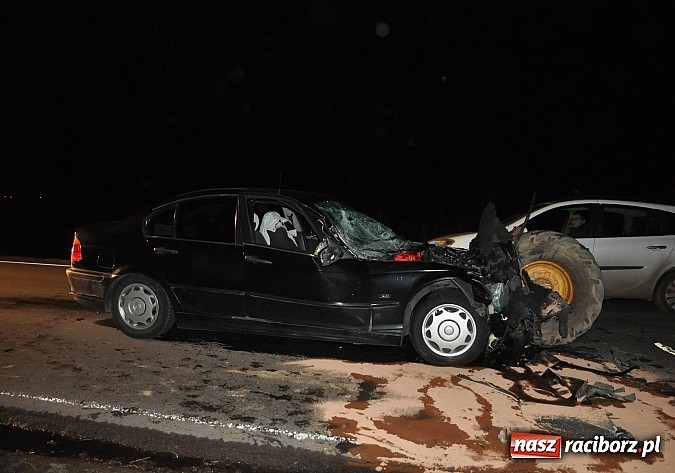 Zdjęcie w galerii na portalu naszraciborz.pl: Podwójna kraksa na drodze Racibórz-Babice wiadomości z regionu