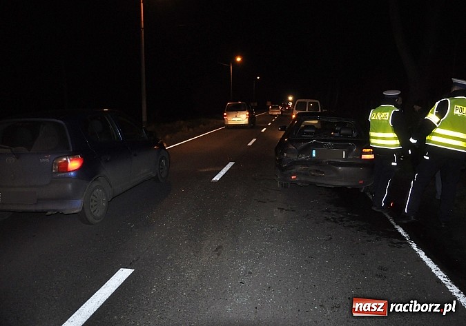 Zdjęcie w galerii na portalu naszraciborz.pl: Podwójna kraksa na drodze Racibórz-Babice wiadomości z regionu