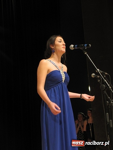 Zdjęcie w galerii na portalu naszraciborz.pl: Porywający koncert zespołu Miraż w RCK-u na spotkaniu noworocznym wiadomości z regionu