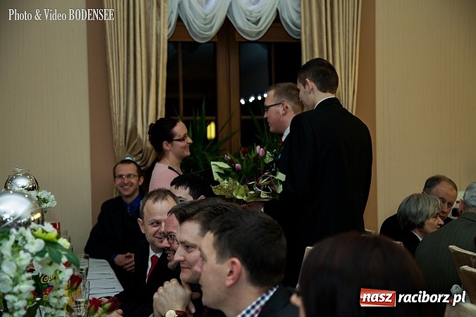 Zdjęcie w galerii na portalu naszraciborz.pl: Maturzyści z Mechanika na balu w Tworkowie wiadomości z regionu