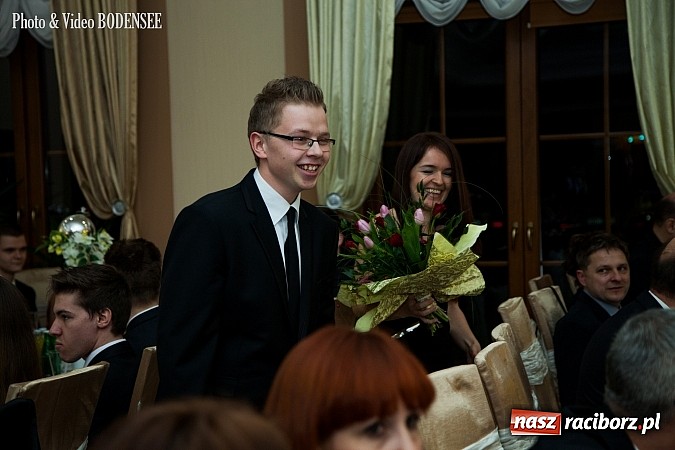 Zdjęcie w galerii na portalu naszraciborz.pl: Maturzyści z Mechanika na balu w Tworkowie wiadomości z regionu