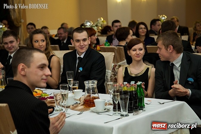 Zdjęcie w galerii na portalu naszraciborz.pl: Maturzyści z Mechanika na balu w Tworkowie wiadomości z regionu