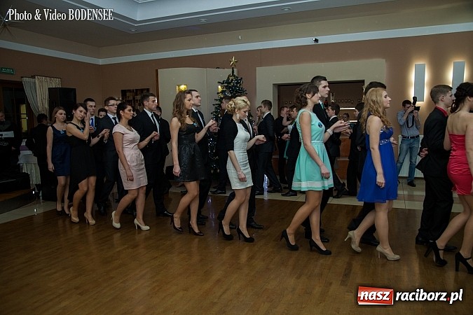 Zdjęcie w galerii na portalu naszraciborz.pl: Maturzyści z Mechanika na balu w Tworkowie wiadomości z regionu