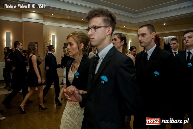 Zdjęcie w galerii na portalu naszraciborz.pl: Maturzyści z Mechanika na balu w Tworkowie wiadomości z regionu