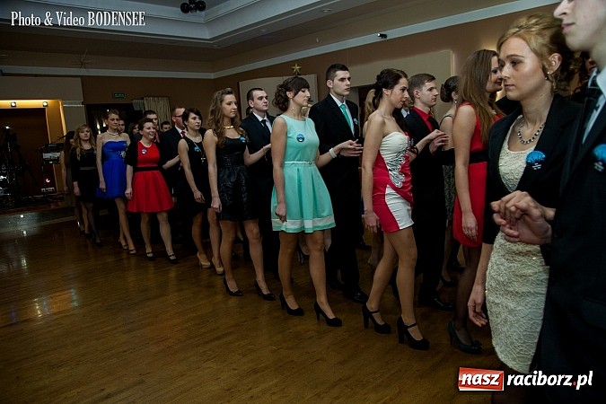 Zdjęcie w galerii na portalu naszraciborz.pl: Maturzyści z Mechanika na balu w Tworkowie wiadomości z regionu