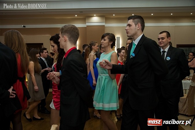 Zdjęcie w galerii na portalu naszraciborz.pl: Maturzyści z Mechanika na balu w Tworkowie wiadomości z regionu