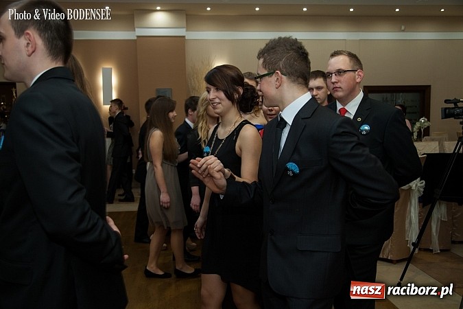 Zdjęcie w galerii na portalu naszraciborz.pl: Maturzyści z Mechanika na balu w Tworkowie wiadomości z regionu