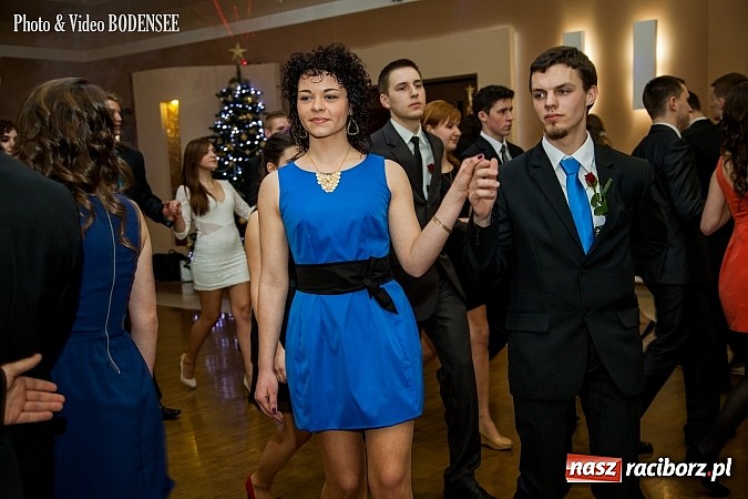 Zdjęcie w galerii na portalu naszraciborz.pl: Maturzyści z Mechanika na balu w Tworkowie wiadomości z regionu