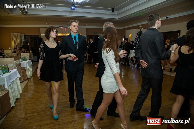 Zdjęcie w galerii na portalu naszraciborz.pl: Maturzyści z Mechanika na balu w Tworkowie wiadomości z regionu