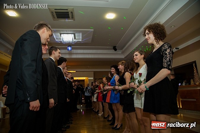 Zdjęcie w galerii na portalu naszraciborz.pl: Maturzyści z Mechanika na balu w Tworkowie wiadomości z regionu