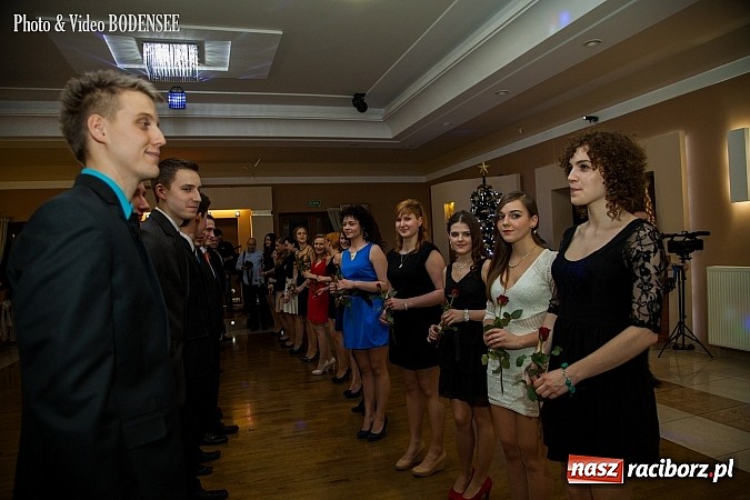 Zdjęcie w galerii na portalu naszraciborz.pl: Maturzyści z Mechanika na balu w Tworkowie wiadomości z regionu