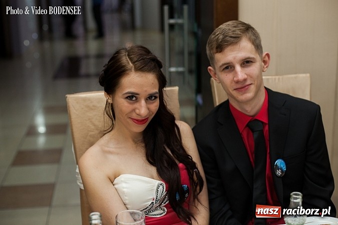 Zdjęcie w galerii na portalu naszraciborz.pl: Maturzyści z Mechanika na balu w Tworkowie wiadomości z regionu