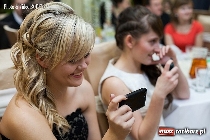 Zdjęcie w galerii na portalu naszraciborz.pl: Maturzyści z Mechanika na balu w Tworkowie wiadomości z regionu