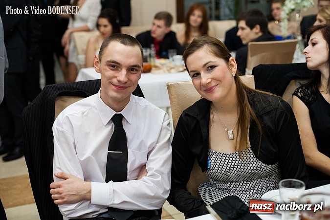 Zdjęcie w galerii na portalu naszraciborz.pl: Maturzyści z Mechanika na balu w Tworkowie wiadomości z regionu