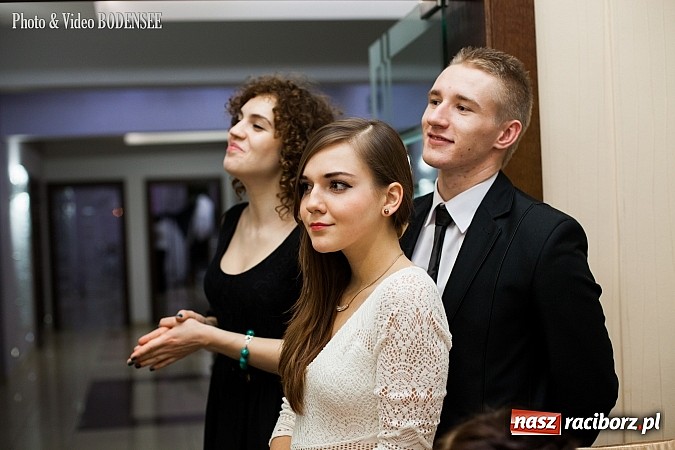 Zdjęcie w galerii na portalu naszraciborz.pl: Maturzyści z Mechanika na balu w Tworkowie wiadomości z regionu