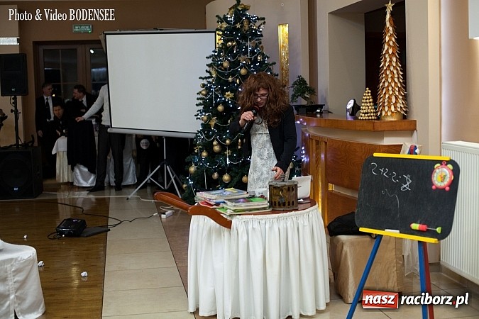 Zdjęcie w galerii na portalu naszraciborz.pl: Maturzyści z Mechanika na balu w Tworkowie wiadomości z regionu