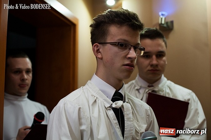 Zdjęcie w galerii na portalu naszraciborz.pl: Maturzyści z Mechanika na balu w Tworkowie wiadomości z regionu