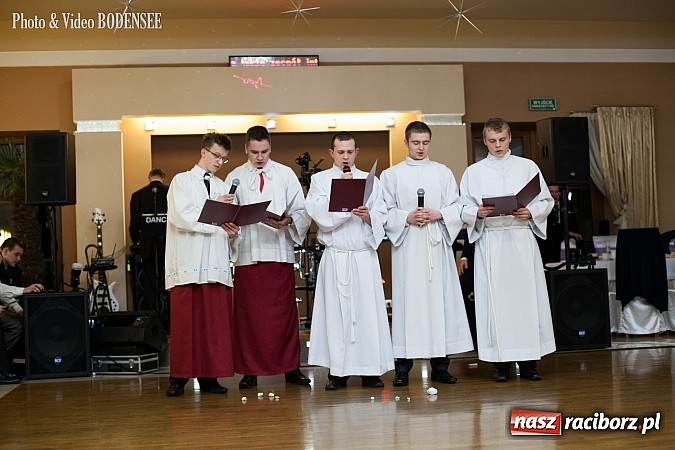 Zdjęcie w galerii na portalu naszraciborz.pl: Maturzyści z Mechanika na balu w Tworkowie wiadomości z regionu