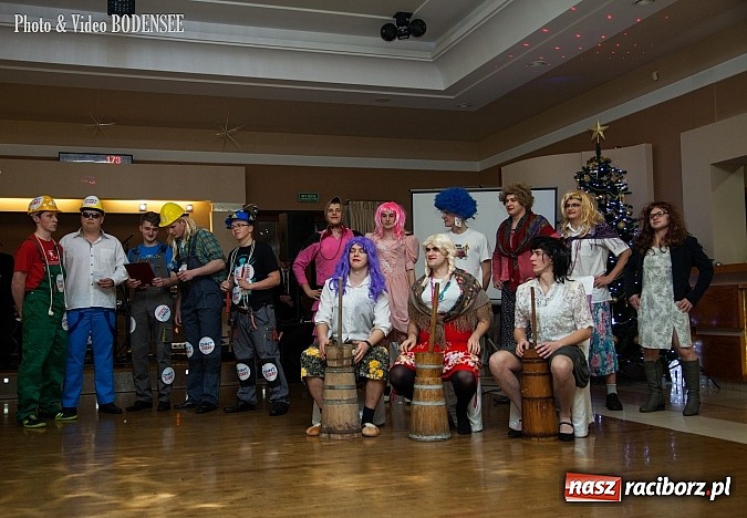 Zdjęcie w galerii na portalu naszraciborz.pl: Maturzyści z Mechanika na balu w Tworkowie wiadomości z regionu