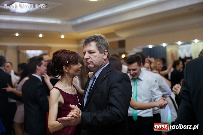 Zdjęcie w galerii na portalu naszraciborz.pl: Maturzyści z Mechanika na balu w Tworkowie wiadomości z regionu