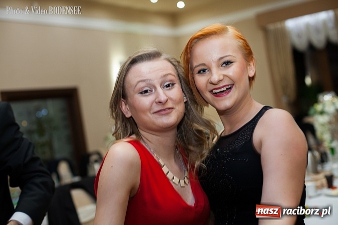 Zdjęcie w galerii na portalu naszraciborz.pl: Maturzyści z Mechanika na balu w Tworkowie wiadomości z regionu