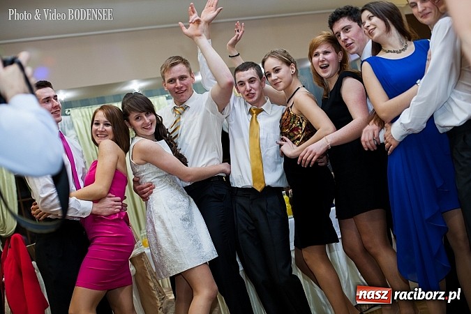 Zdjęcie w galerii na portalu naszraciborz.pl: Maturzyści z Mechanika na balu w Tworkowie wiadomości z regionu
