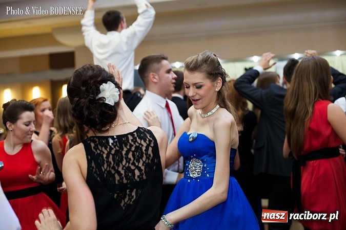 Zdjęcie w galerii na portalu naszraciborz.pl: Maturzyści z Mechanika na balu w Tworkowie wiadomości z regionu