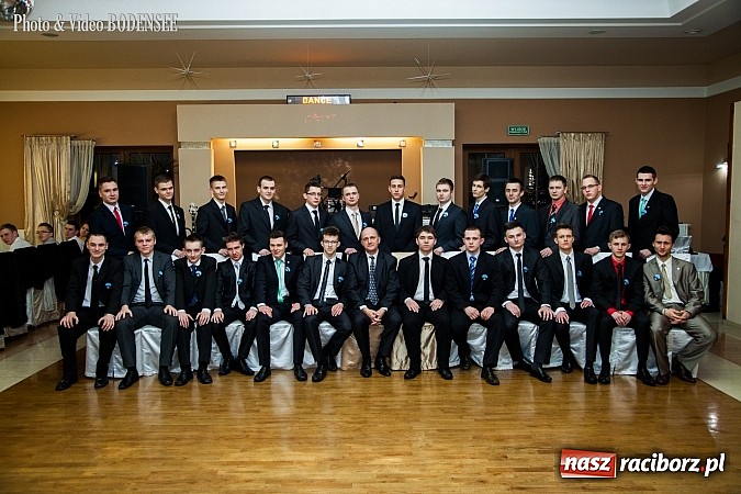 Zdjęcie w galerii na portalu naszraciborz.pl: Maturzyści z Mechanika na balu w Tworkowie wiadomości z regionu