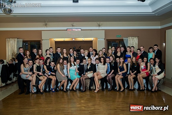 Zdjęcie w galerii na portalu naszraciborz.pl: Maturzyści z Mechanika na balu w Tworkowie wiadomości z regionu