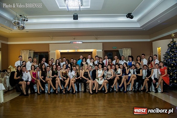 Zdjęcie w galerii na portalu naszraciborz.pl: Maturzyści z Mechanika na balu w Tworkowie wiadomości z regionu