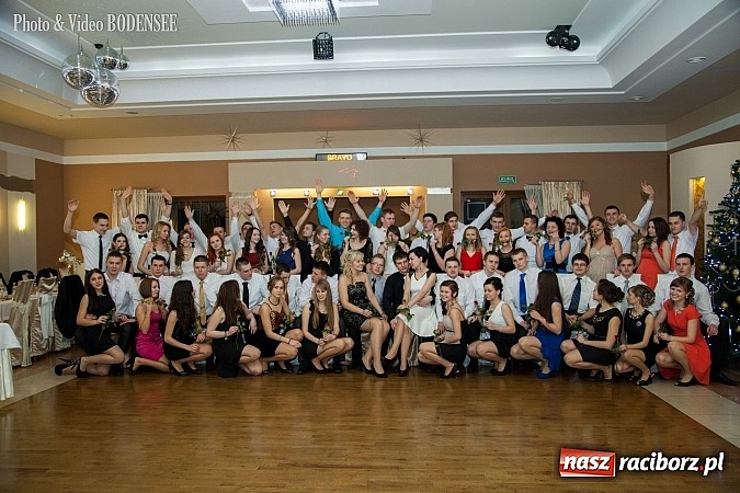 Zdjęcie w galerii na portalu naszraciborz.pl: Maturzyści z Mechanika na balu w Tworkowie wiadomości z regionu